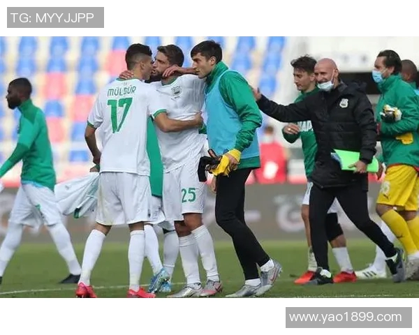 森索罗与都灵比赛因天气原因推迟至另行通知时间安排 森索罗与都灵比赛因天气原因推迟至另行通知时间安排